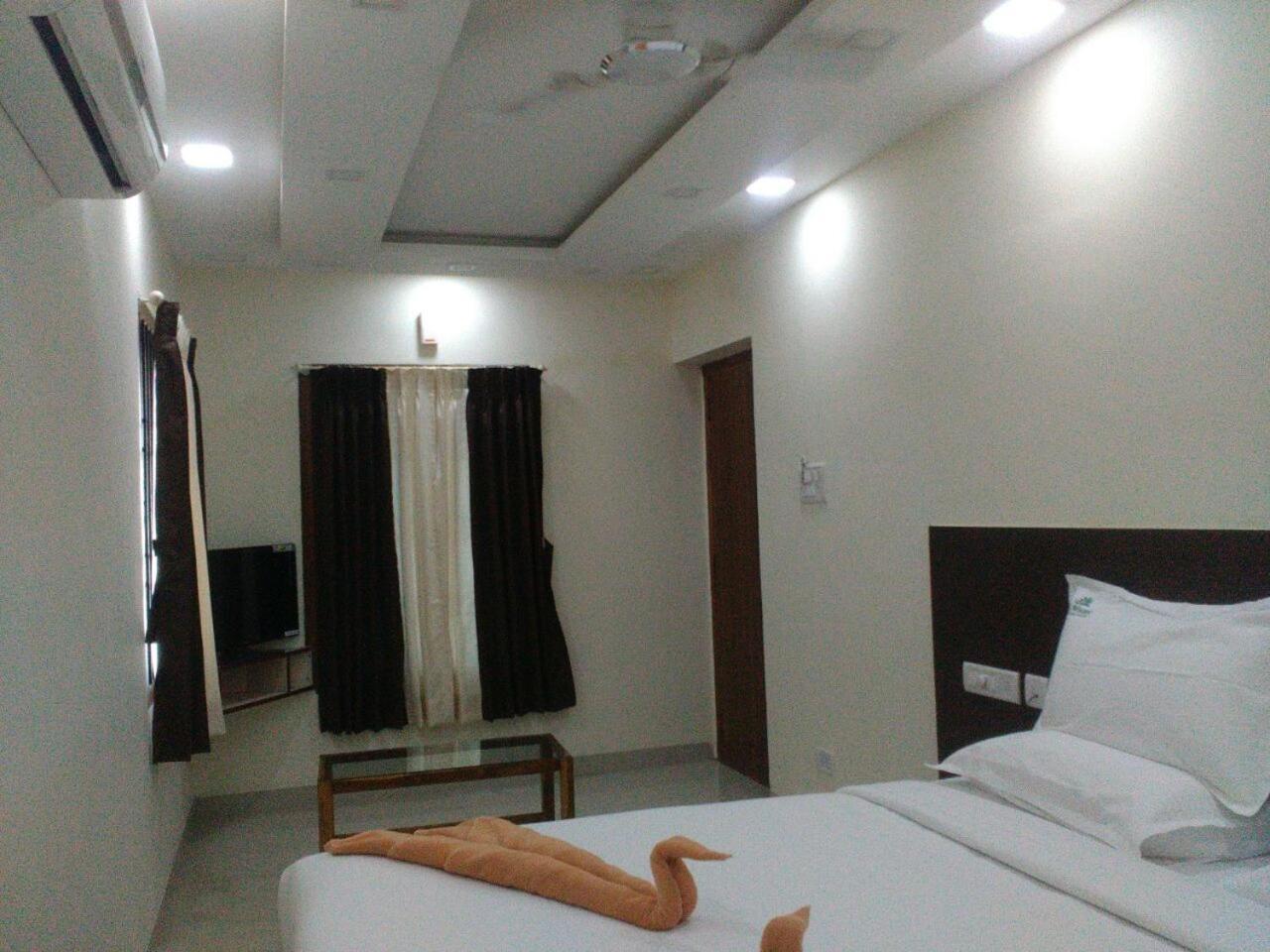 Sri Nivas Guest House Mayiladuthurai Exterior photo