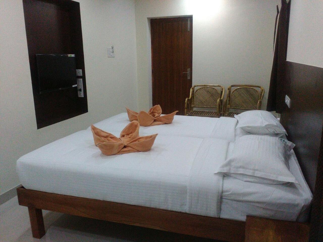 Sri Nivas Guest House Mayiladuthurai Exterior photo
